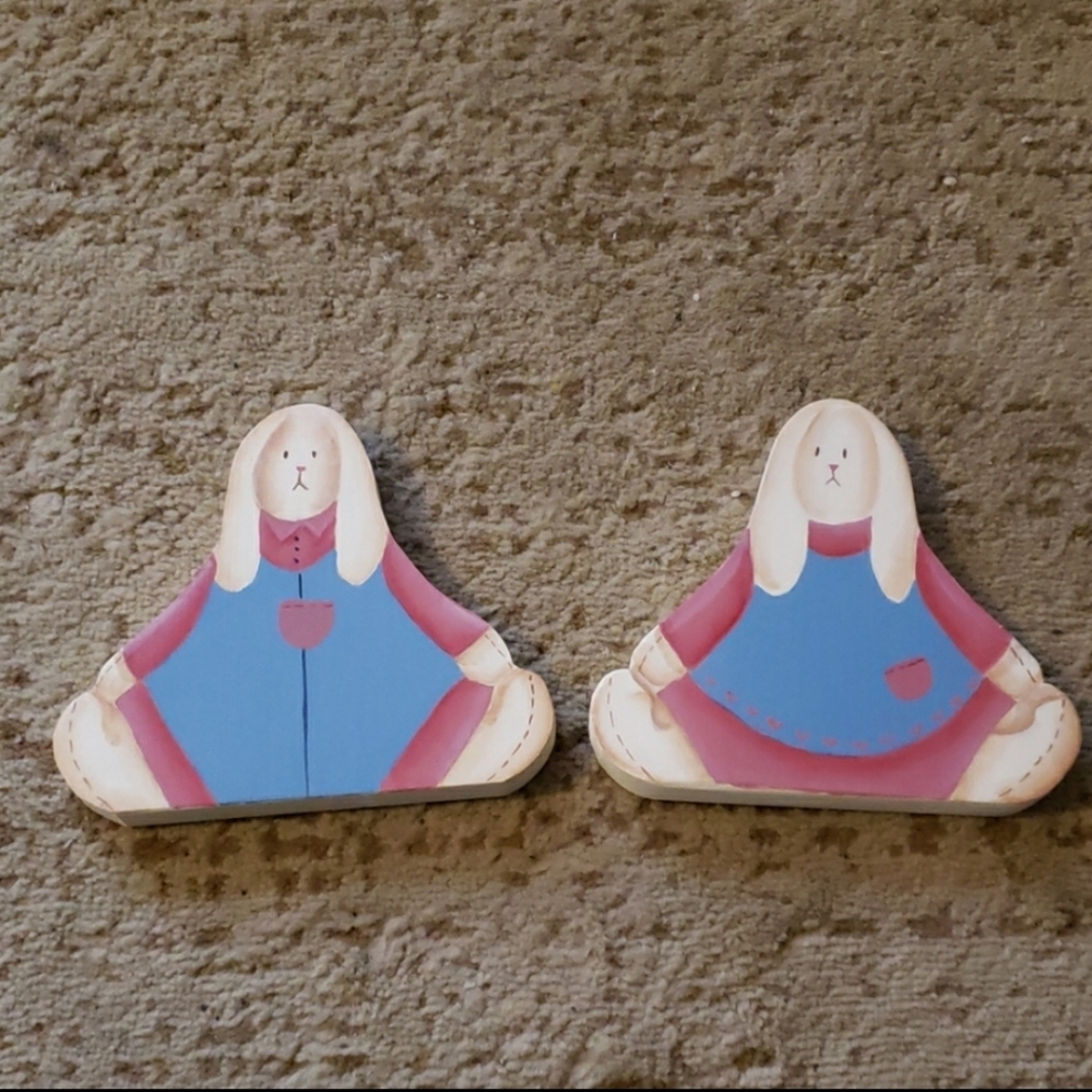 Handmade & painted country bunny pair